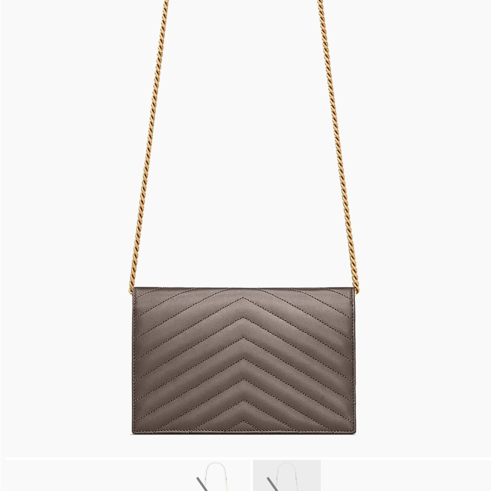 Saint Laurent
Cassandre Envelope Chain Wallet in Lambskin - Picture 3 of 12